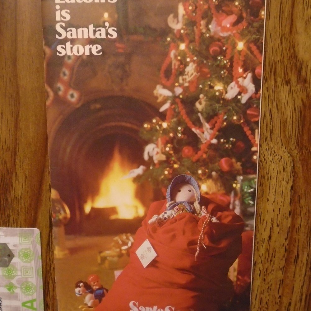 1978 EATON'S, SANTA'S DEPARTMENT STORE, CHRISTMAS, MINI GIFT BOOK. RARE!!!